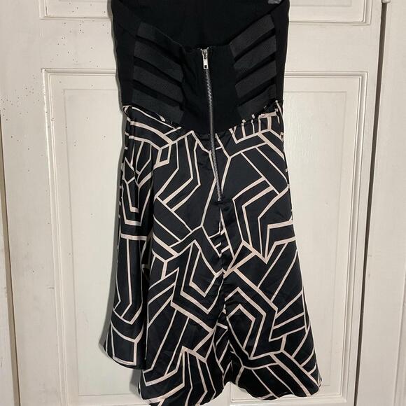 🍁Charlotte Russe dress Black & cream Asymmetrical Midi size M - Picture 2 of 6